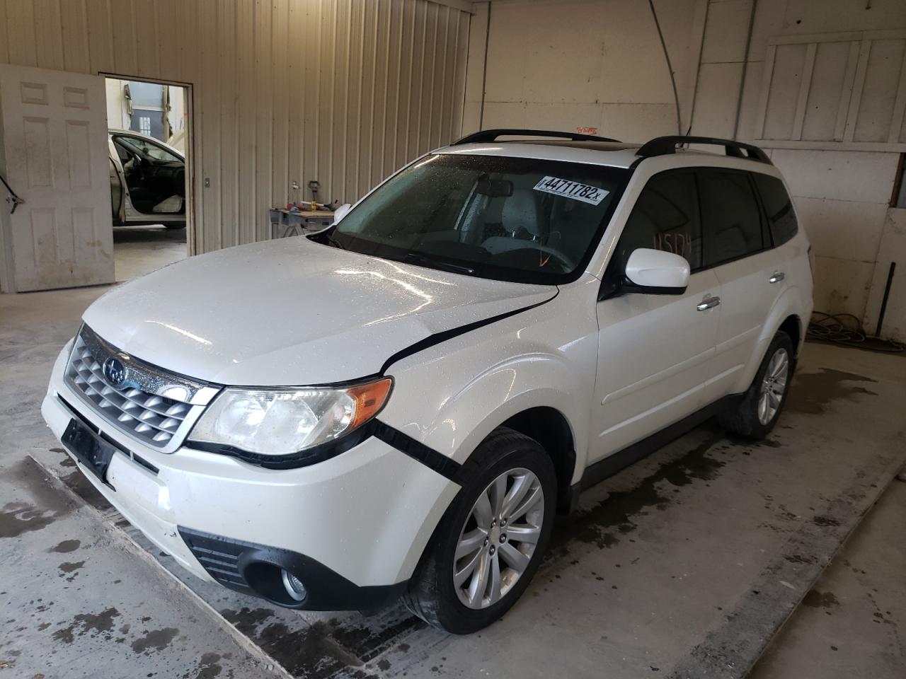 Photo 2 from auction – 2011 SUBARU FORESTER 2 with VIN JF2SHADC1BH768944