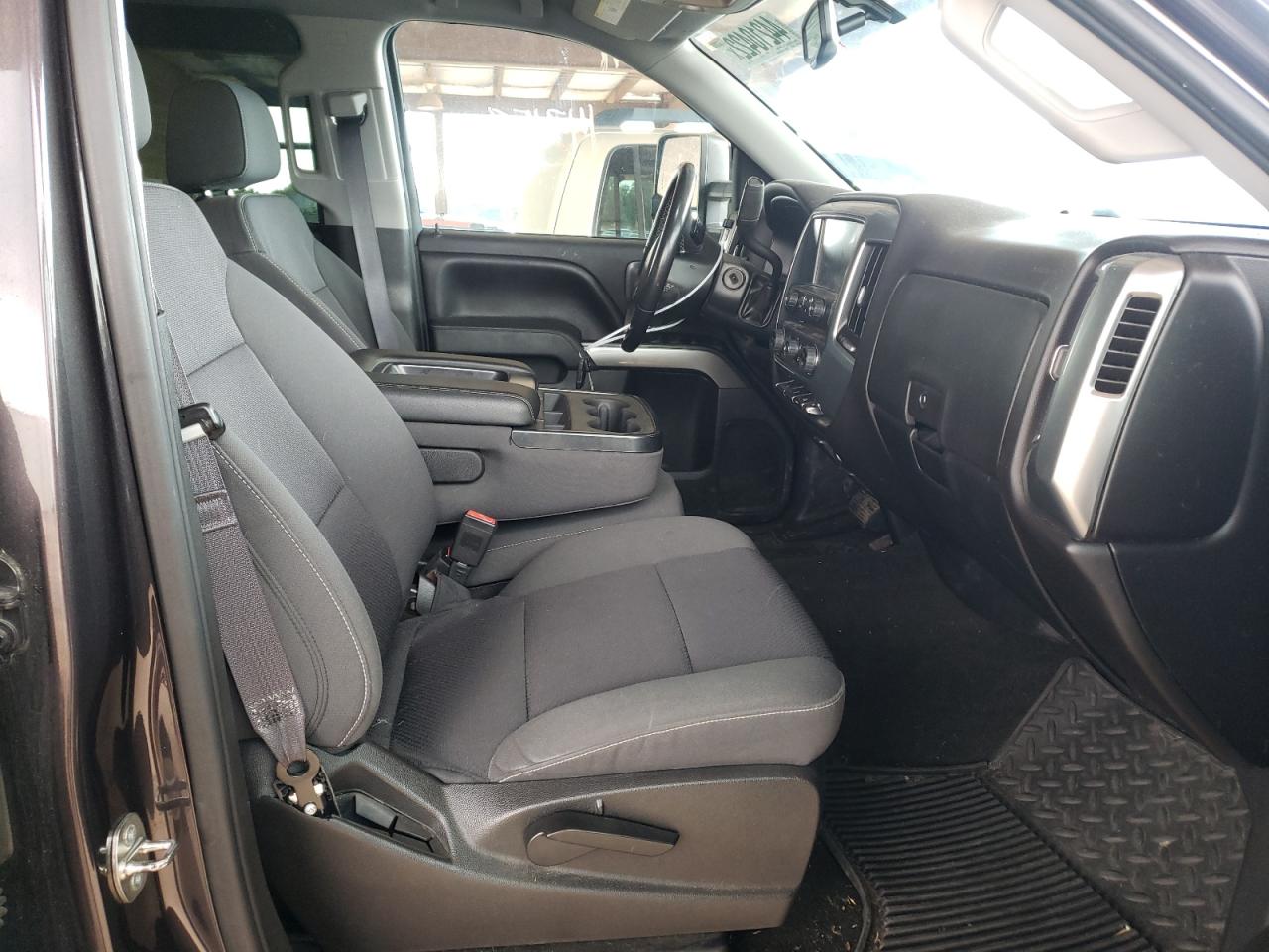 Photo 5 from auction – 2016 CHEVROLET SILVERADO with VIN 3GCUKREC8GG171569