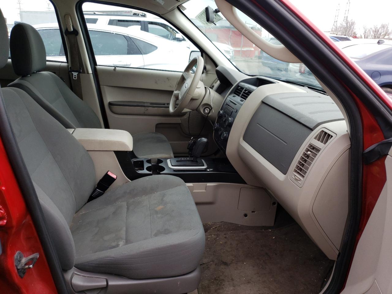 Photo 5 from auction – 2009 FORD ESCAPE XLS with VIN 1FMCU02739KD01323