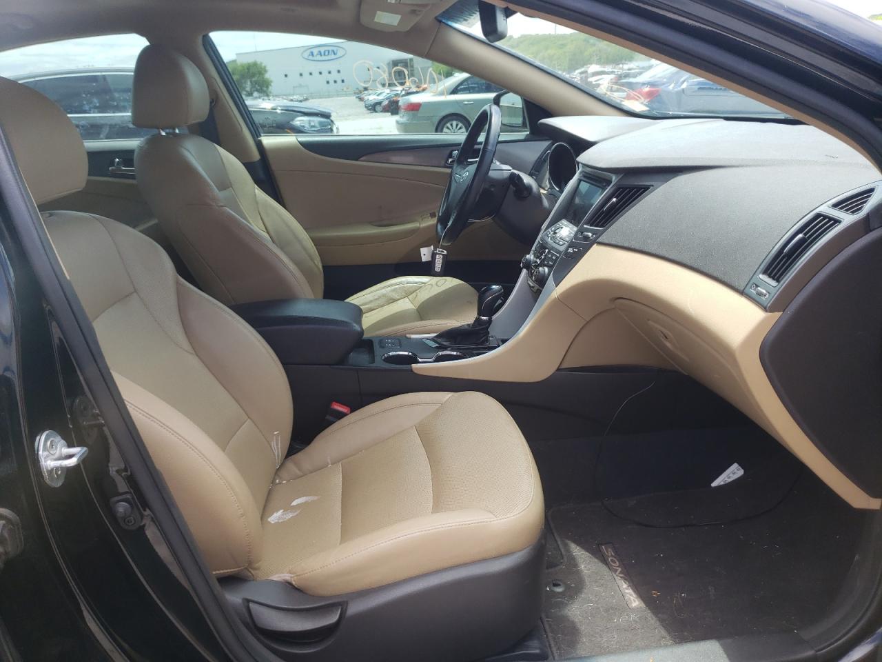Photo 5 from auction – 2013 HYUNDAI SONATA HYB with VIN KMHEC4A47DA066319