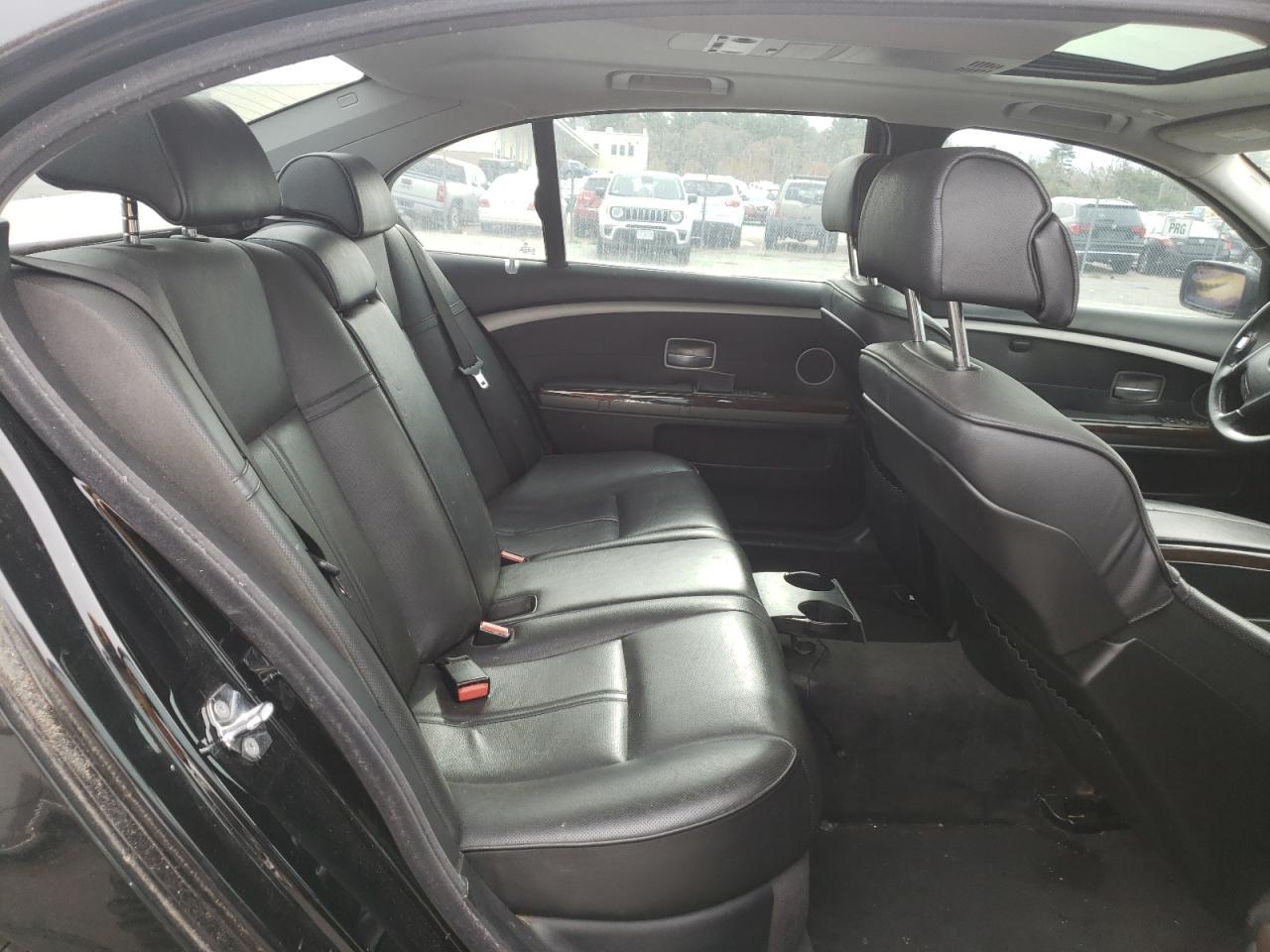 صورة رقم 6 من المزاد - 2007 BMW 750 مع VIN WBAHN83527DT76743