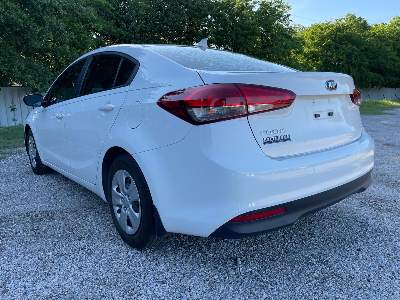 Photo 3 from auction – 2018 KIA FORTE LX with VIN 3KPFK4A75JE202025