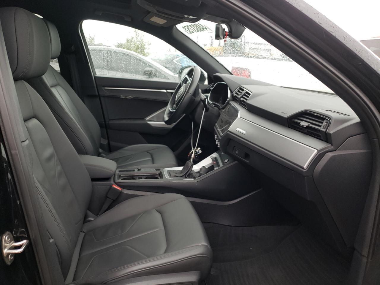 Photo 5 from auction – 2020 AUDI Q3 PREMIUM with VIN WA1EECF30L1024656