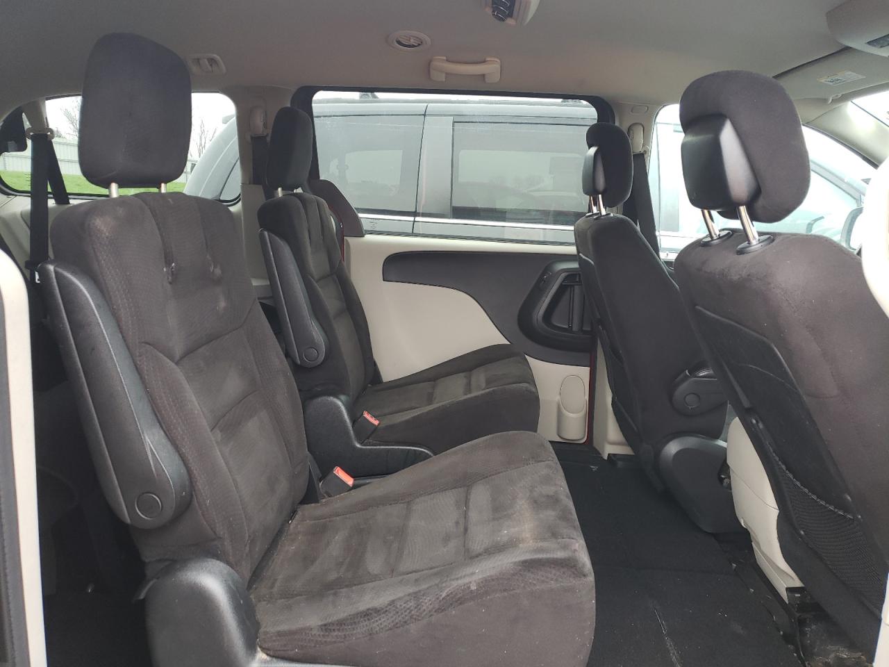 Photo 6 from auction – 2014 DODGE CARAVAN with VIN 2C4RDGCGXER309176