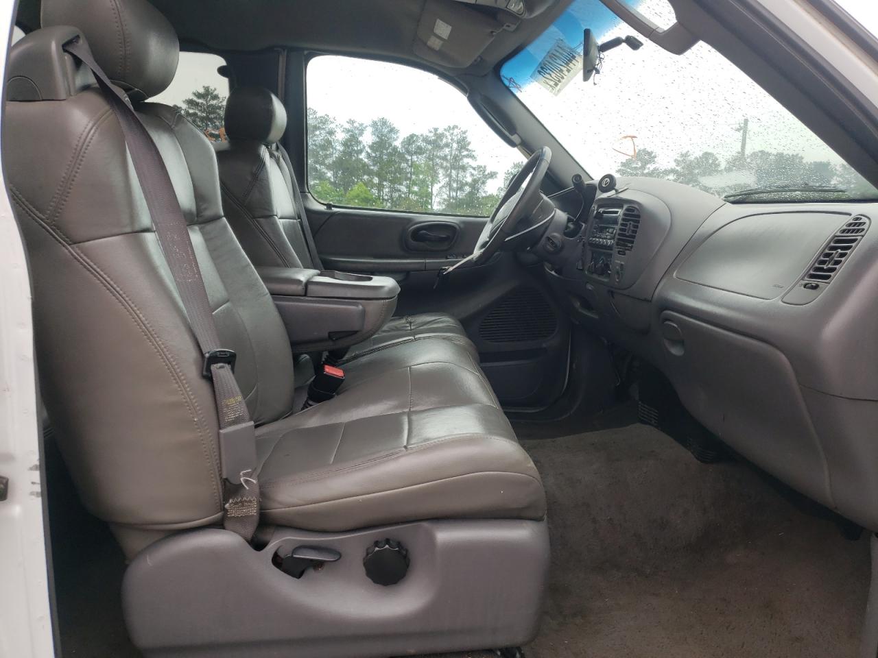 Photo 5 from auction – 2002 FORD F150 with VIN 1FTRX18L72NC01763