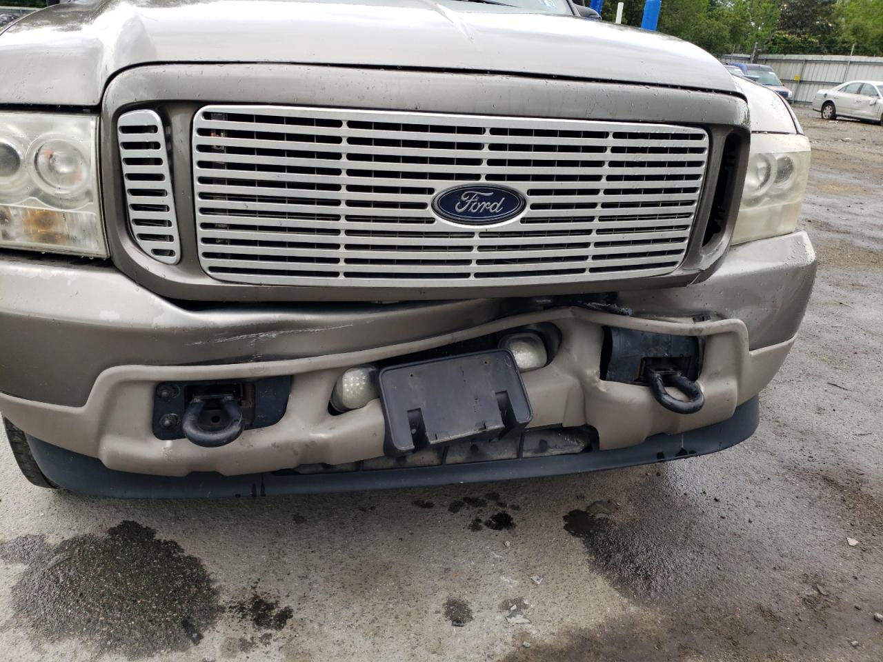 Photo 9 from auction – 2004 FORD EXCURSION with VIN 1FMSU43P54ED08105