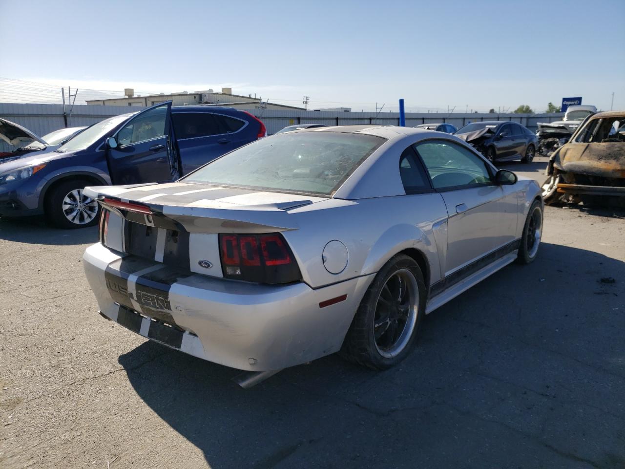Photo 4 from auction – 2000 FORD MUSTANG with VIN 1FAFP4047YF314601