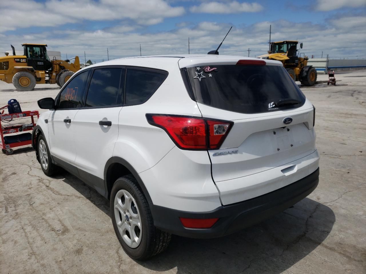 Photo 3 from auction – 2019 FORD ESCAPE S with VIN 1FMCU0F7XKUA89105