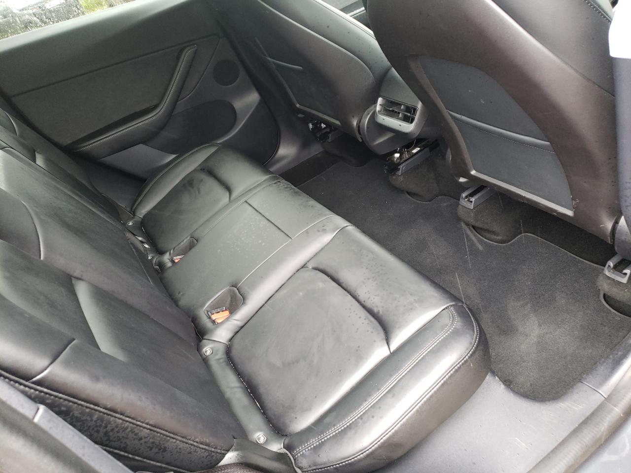 Photo 6 from auction – 2020 TESLA MODEL Y with VIN 5YJYGDEE8LF006550
