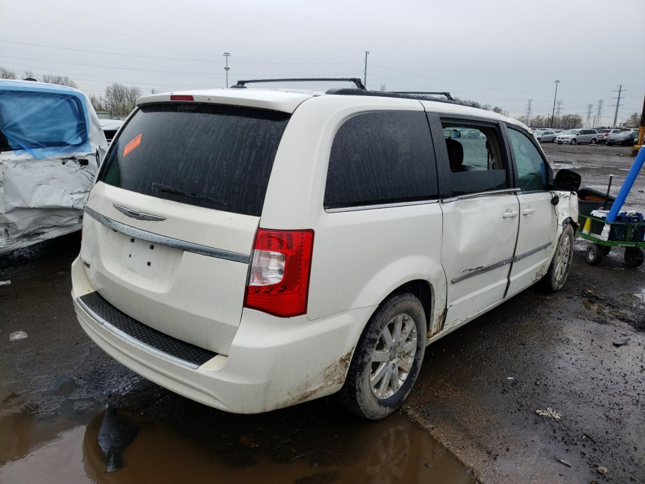 Photo 4 from auction – 2013 CHRYSLER TOWN & COU with VIN 2C4RC1BGXDR670911