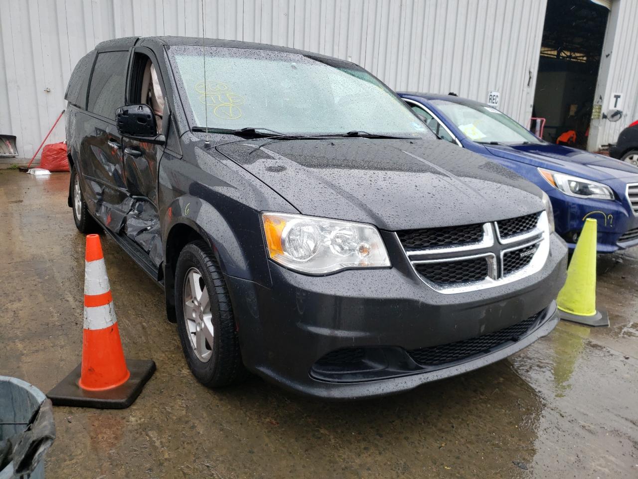 DODGE GRAND CARA 2011 with VIN 2D4RN3DG6BR794807 - Photo from auction