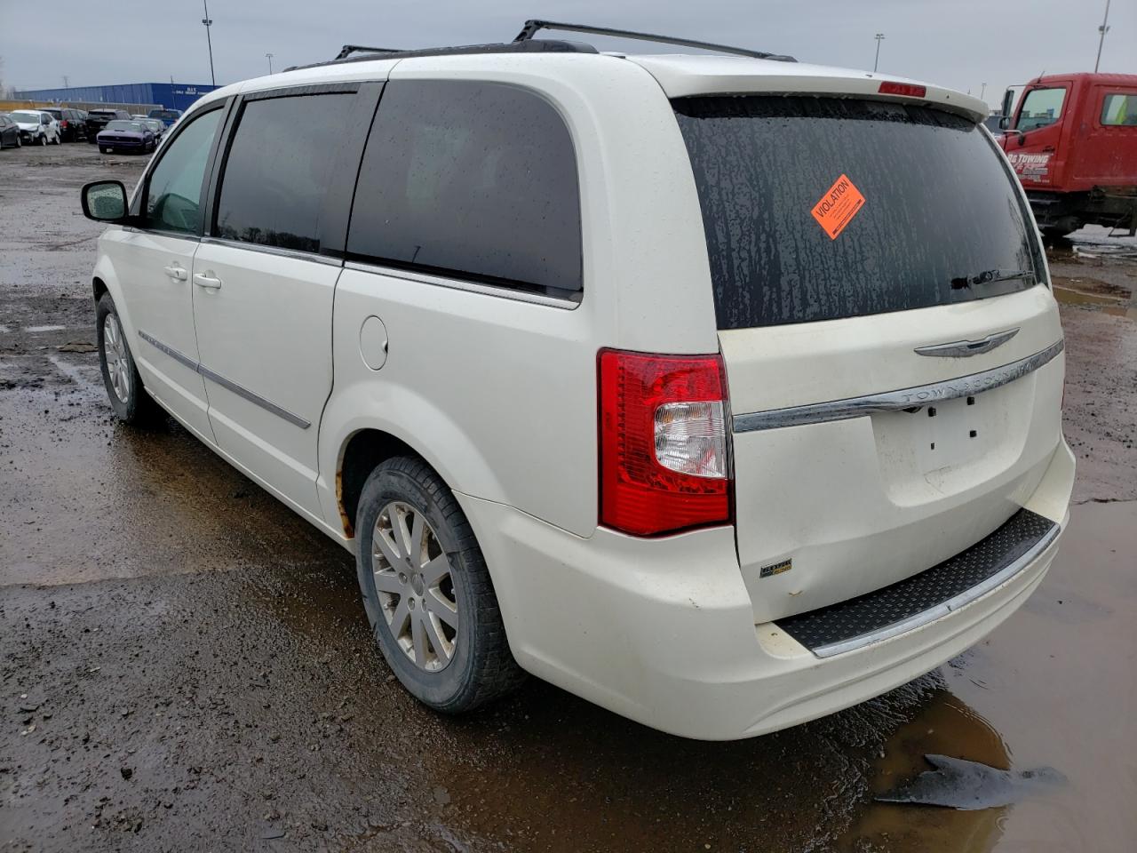 Photo 3 from auction – 2013 CHRYSLER TOWN & COU with VIN 2C4RC1BGXDR670911