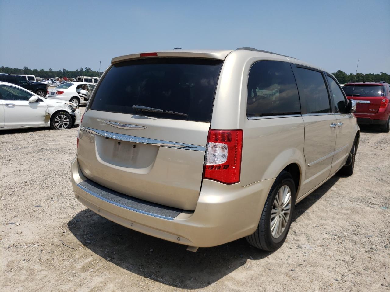 Photo 4 from auction – 2013 CHRYSLER TOWN & COU with VIN 2C4RC1CG0DR722450