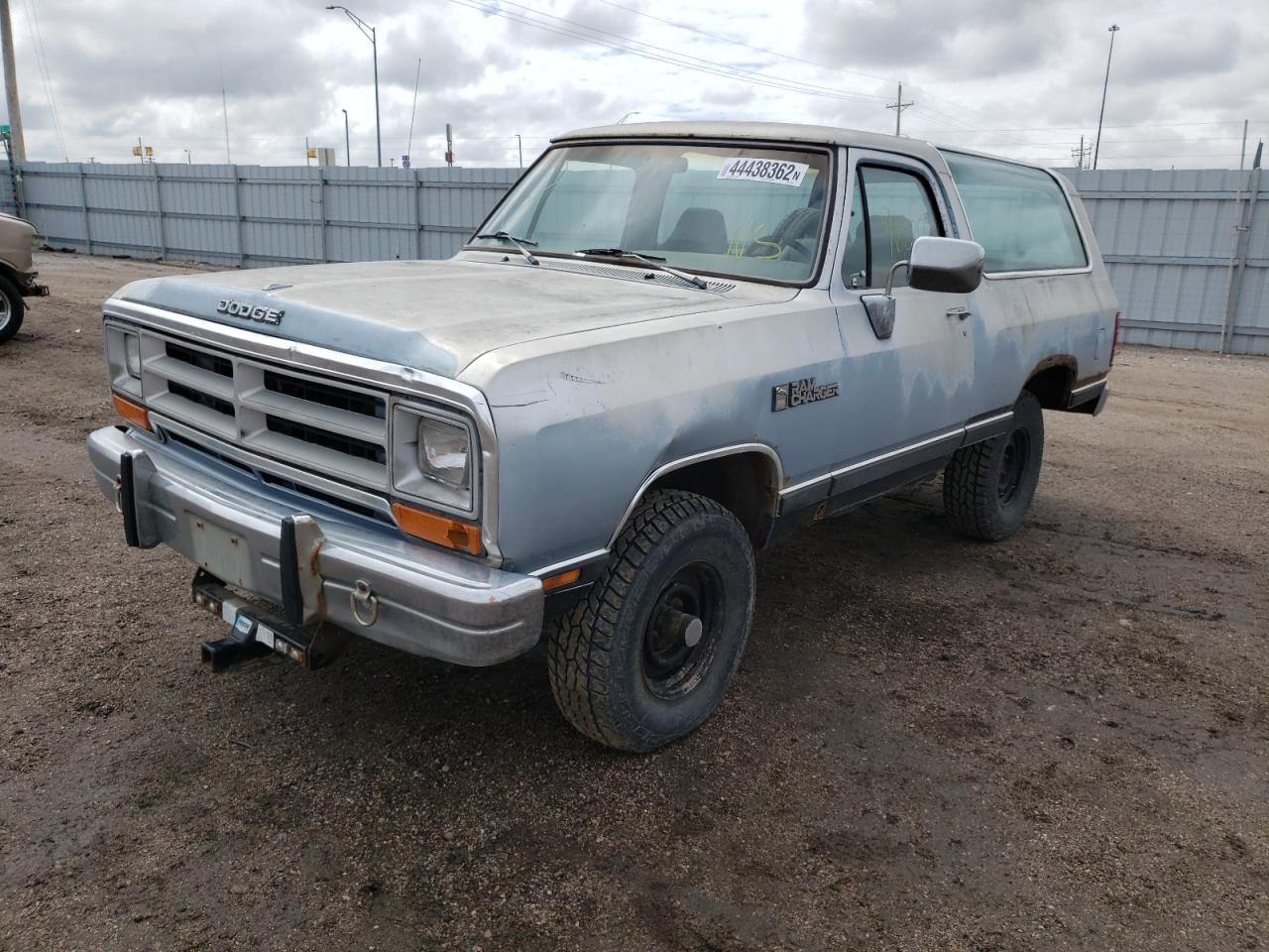 Photo 2 from auction – 1989 DODGE RAMCHARGER with VIN 3B4GM07Y8KM935178