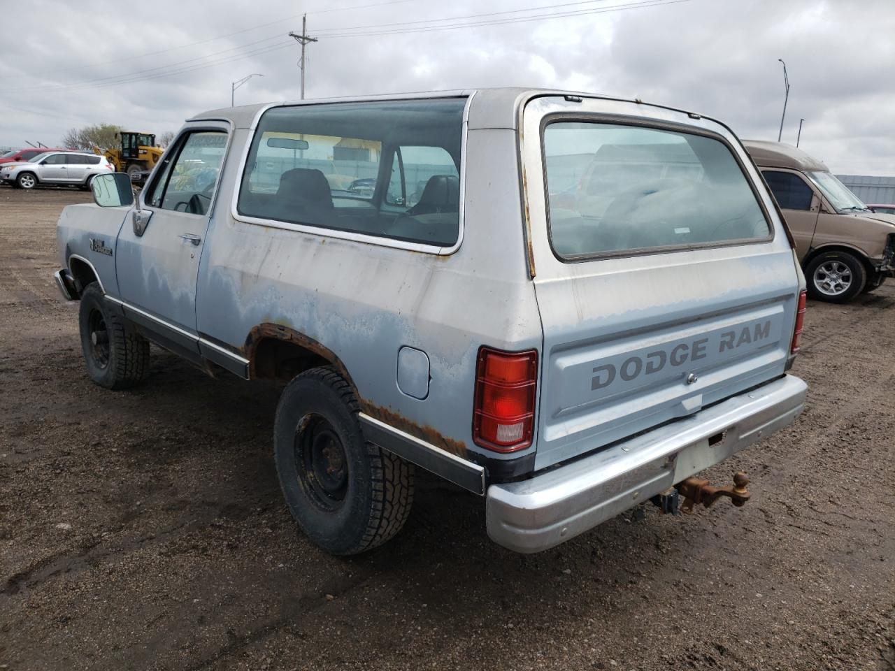 Photo 3 from auction – 1989 DODGE RAMCHARGER with VIN 3B4GM07Y8KM935178