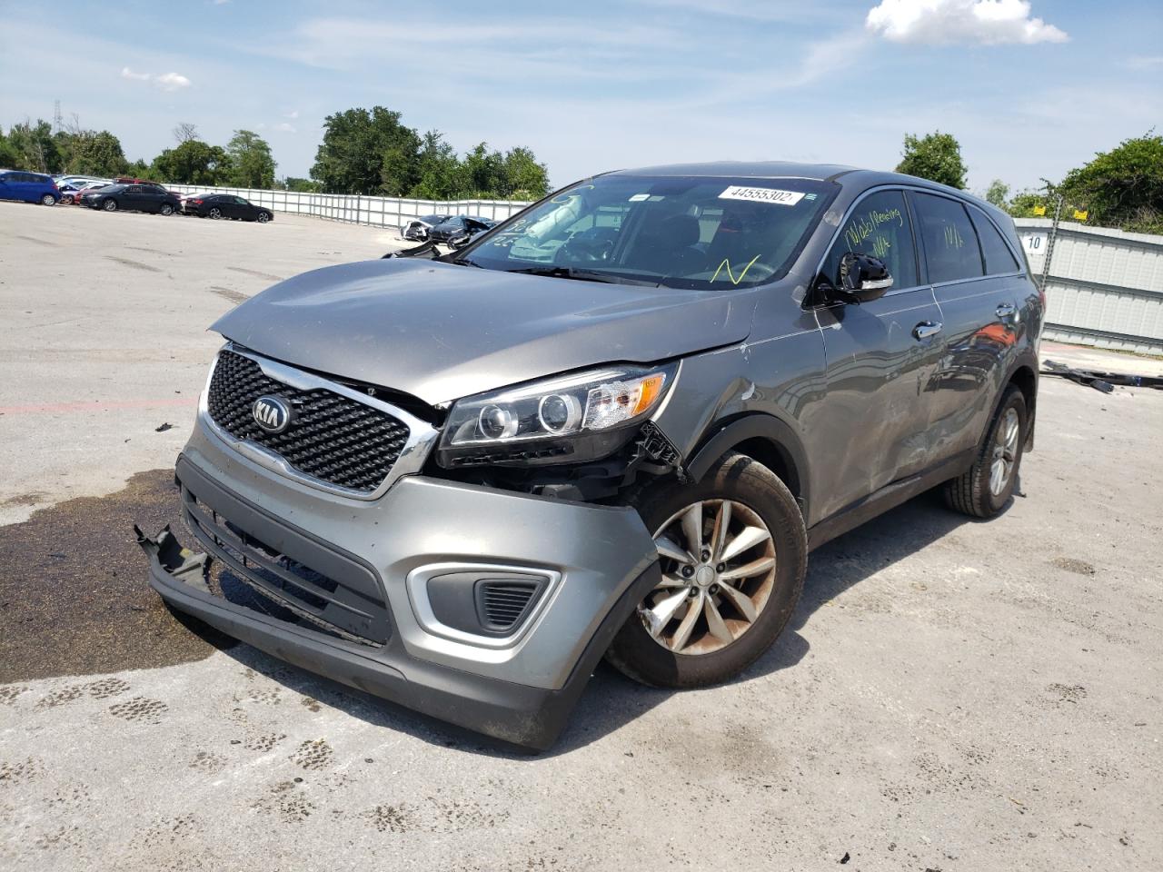Photo 2 from auction – 2016 KIA SORENTO LX with VIN 5XYPG4A38GG171979
