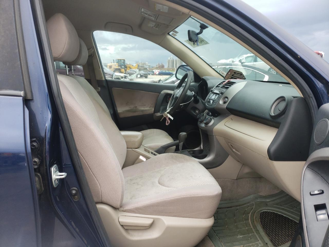 Photo 5 from auction – 2006 TOYOTA RAV4 with VIN JTMZD33V966017566