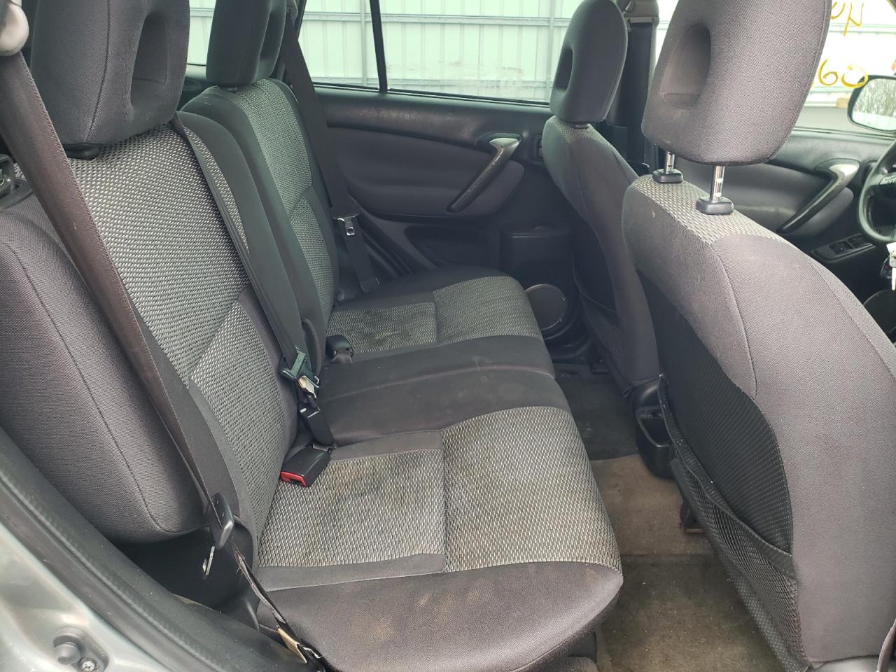 Photo 6 from auction – 2005 TOYOTA RAV4 with VIN JTEHD20V750043834