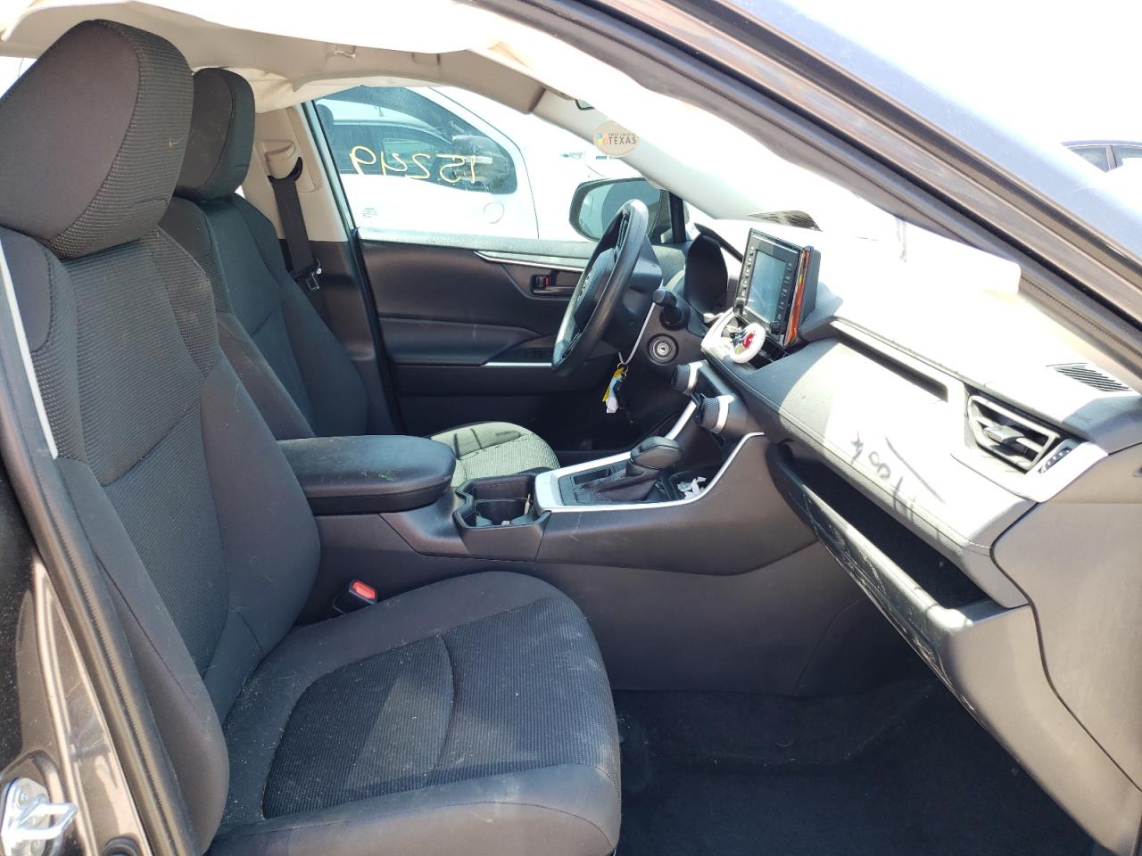 Photo 5 from auction – 2021 TOYOTA RAV4 LE with VIN 2T3H1RFV7MC113762