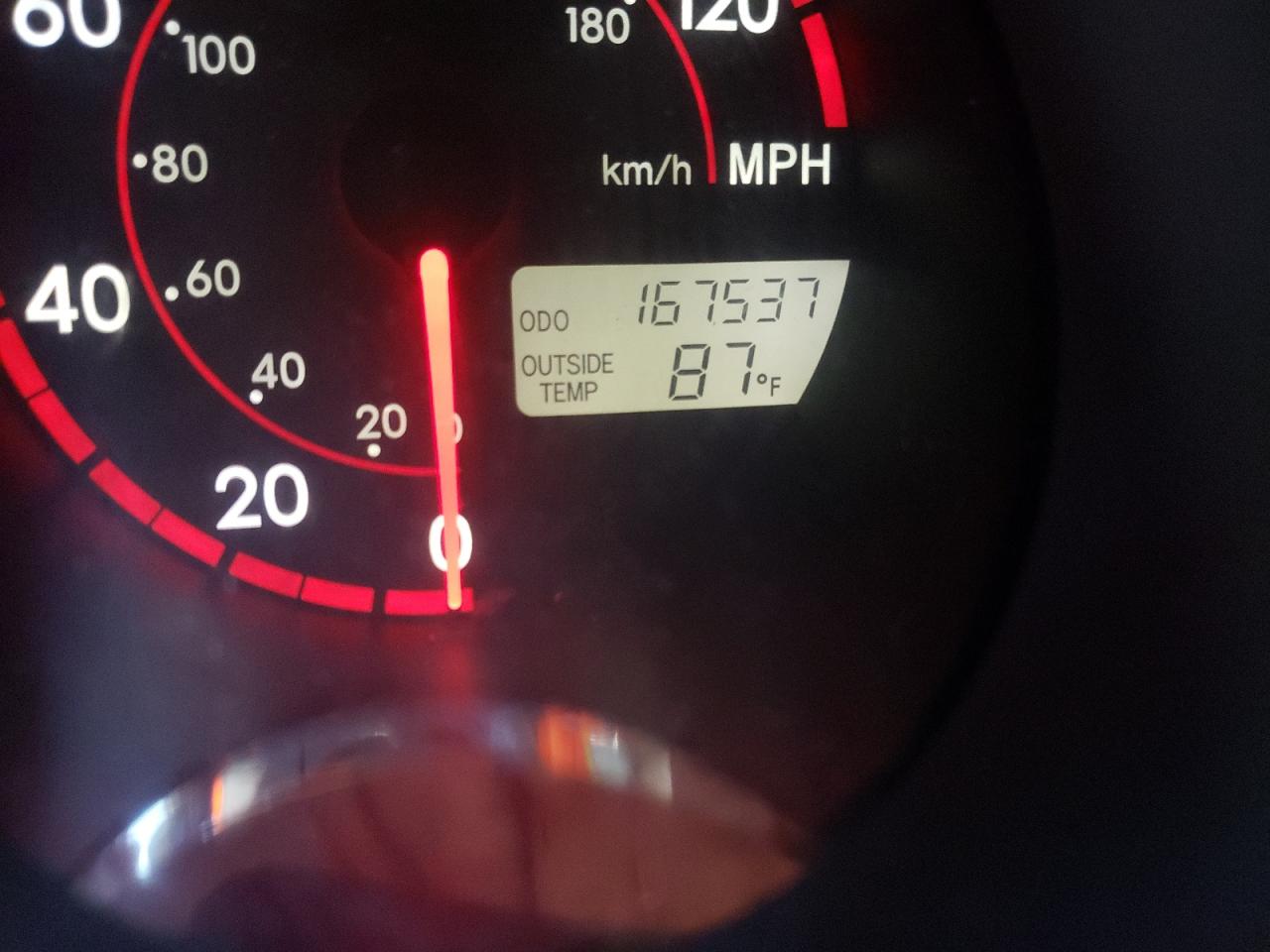 Photo 8 from auction – 2004 TOYOTA MATRIX 4DR with VIN 2T1KR32E74C224239