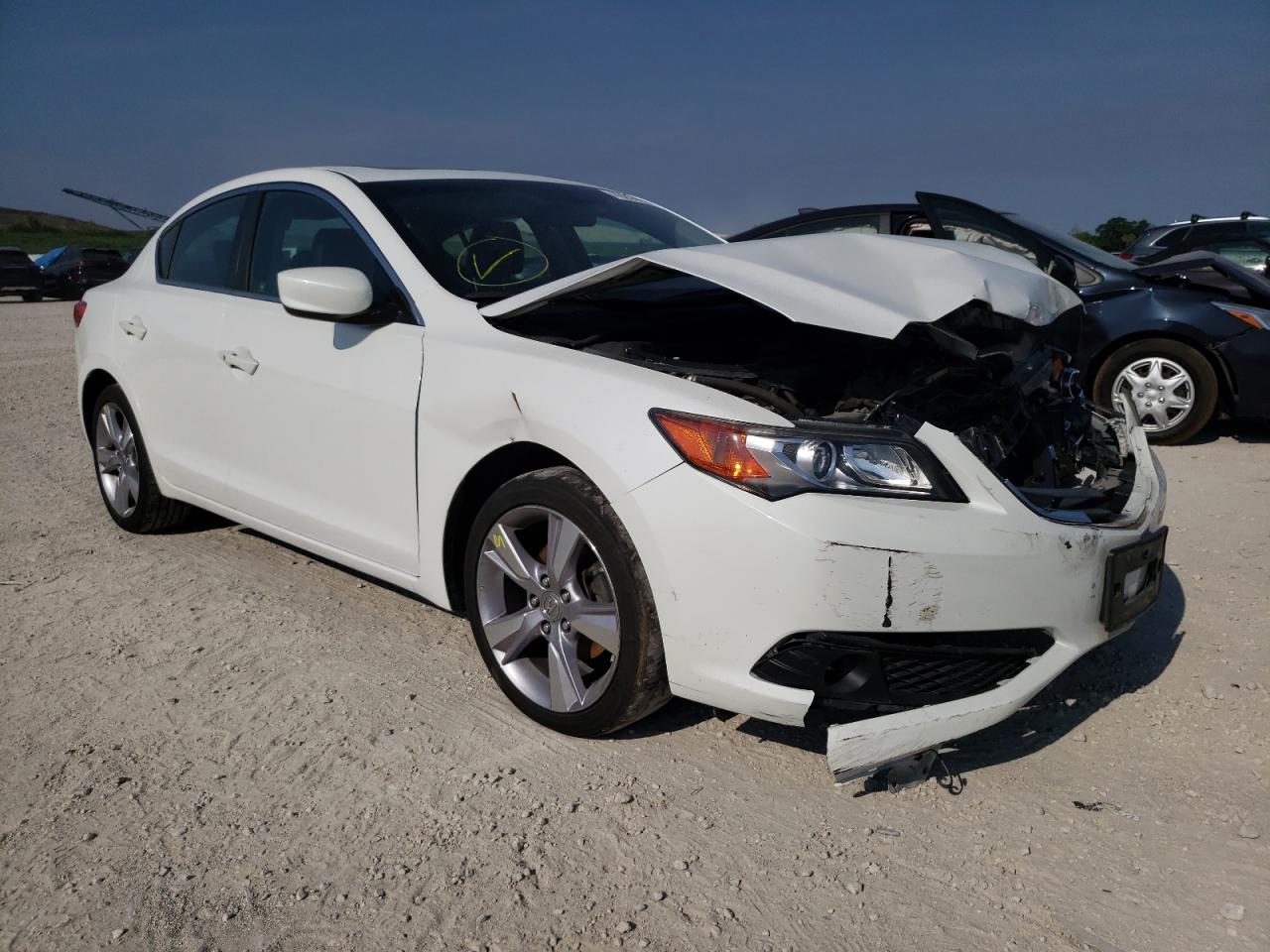 ACURA ILX 20 TEC 2013 with VIN 19VDE1F75DE018402 - Photo from auction