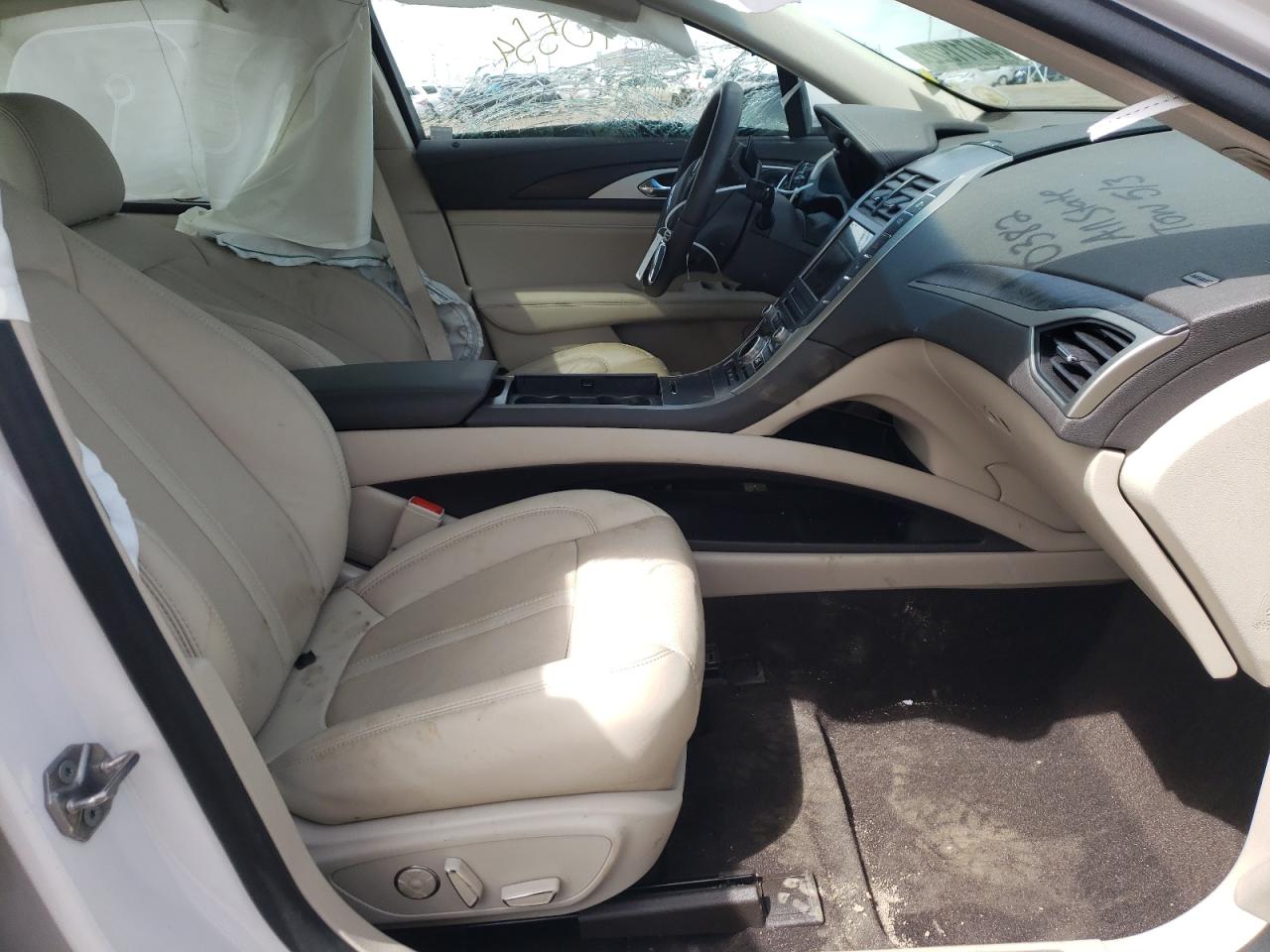 Photo 5 from auction – 2019 LINCOLN MKZ RESERV with VIN 3LN6L5F90KR629602