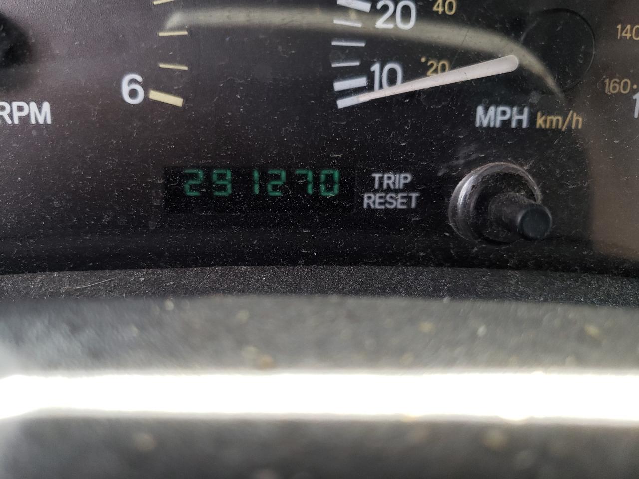 Photo 8 from auction – 1999 JEEP CHEROKEE S with VIN 1J4FT68S8XL511100