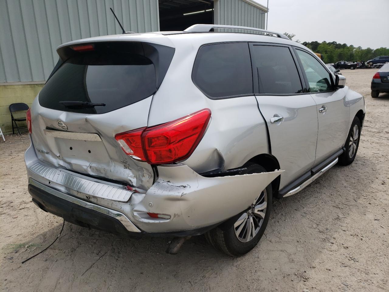 Photo 4 from auction – 2018 NISSAN PATHFINDER with VIN 5N1DR2MM5JC621147