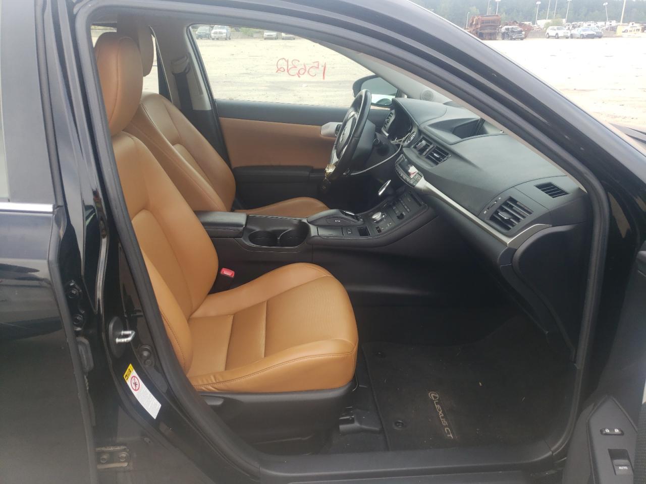 Photo 5 from auction – 2011 LEXUS CT 200 with VIN JTHKD5BH8B2030656