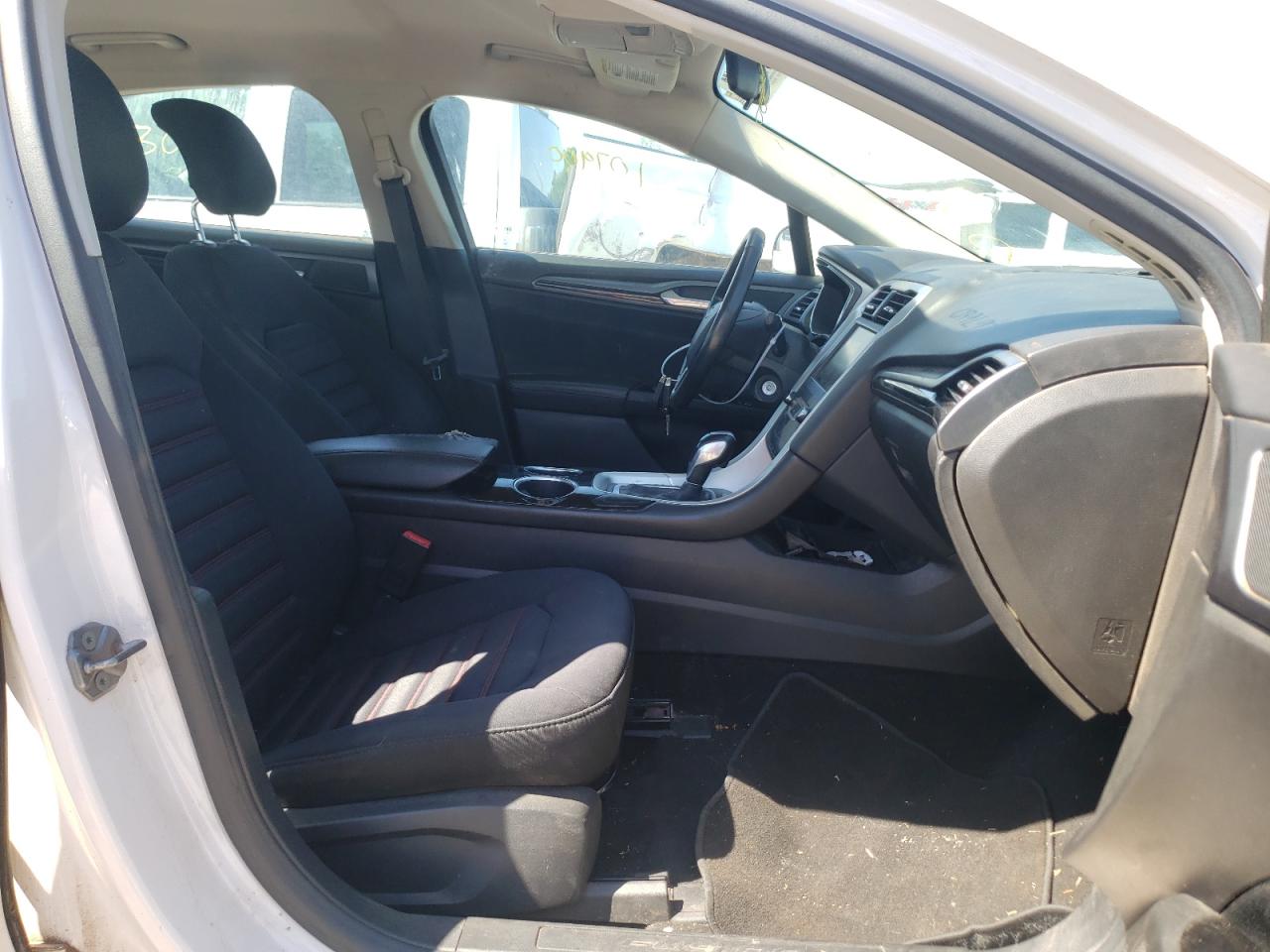 Photo 5 from auction – 2013 FORD FUSION SE with VIN 3FA6P0HR4DR267680