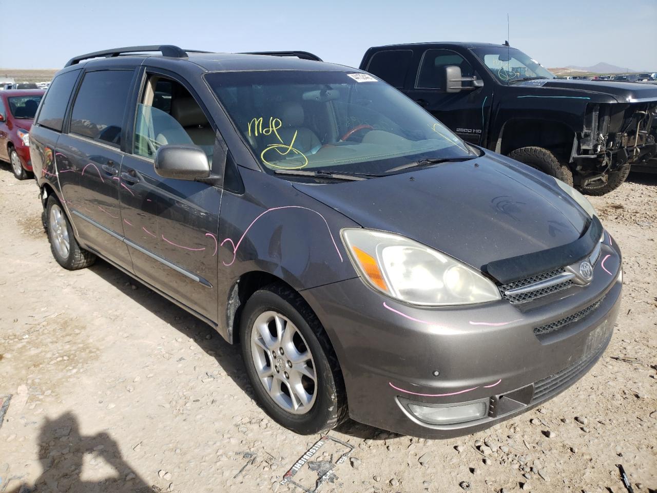 TOYOTA SIENNA XLE 2004 with VIN 5TDZA22C64S210595 - Photo from auction
