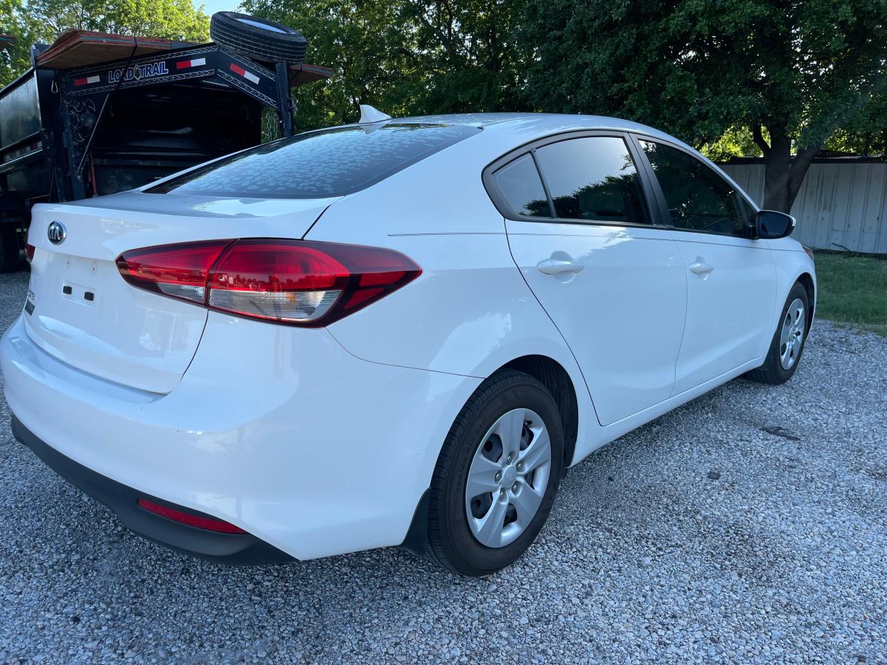 Photo 4 from auction – 2018 KIA FORTE LX with VIN 3KPFK4A75JE202025