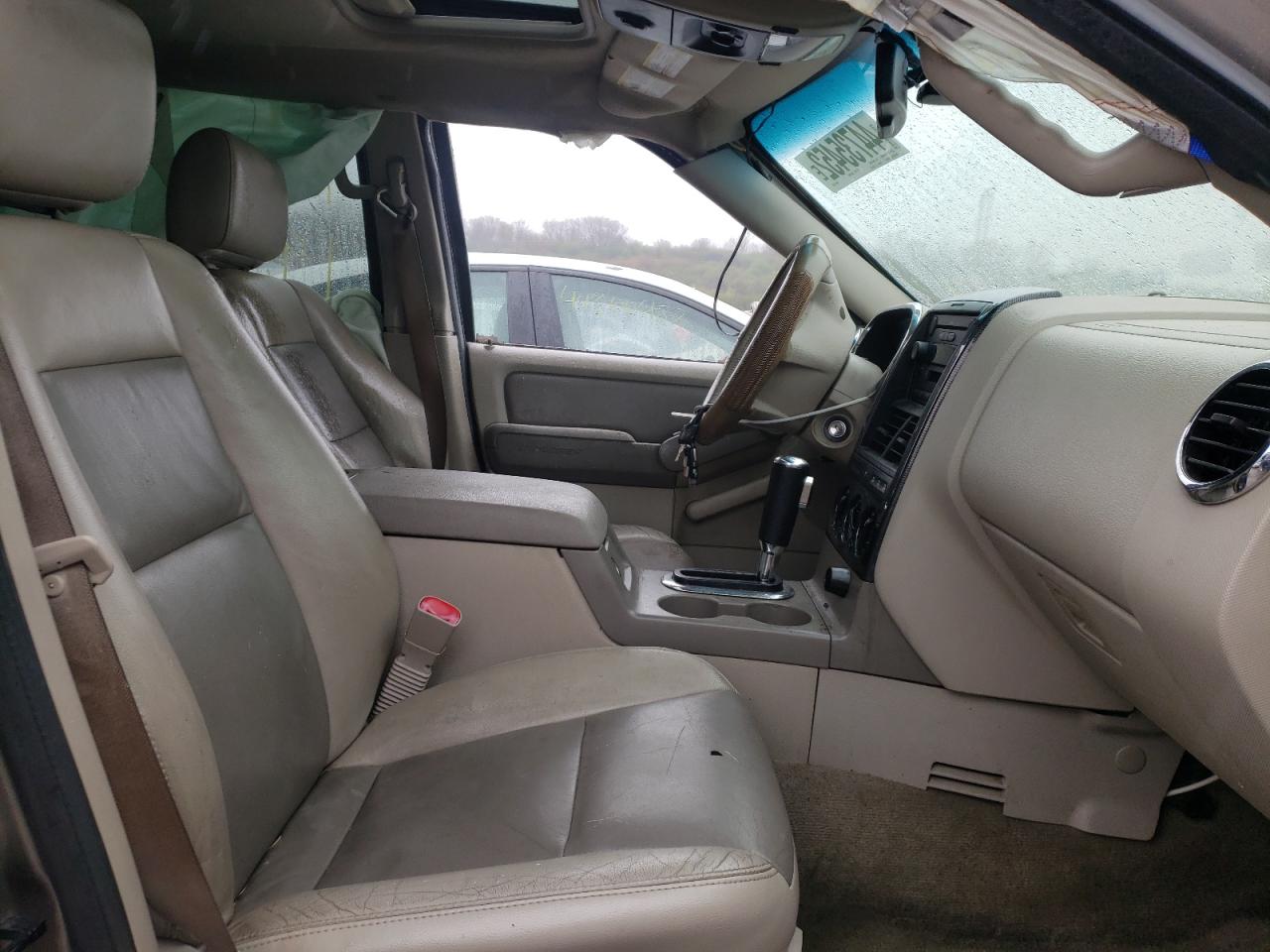 Photo 5 from auction – 2006 FORD EXPLORER X with VIN 1FMEU73866UB41320