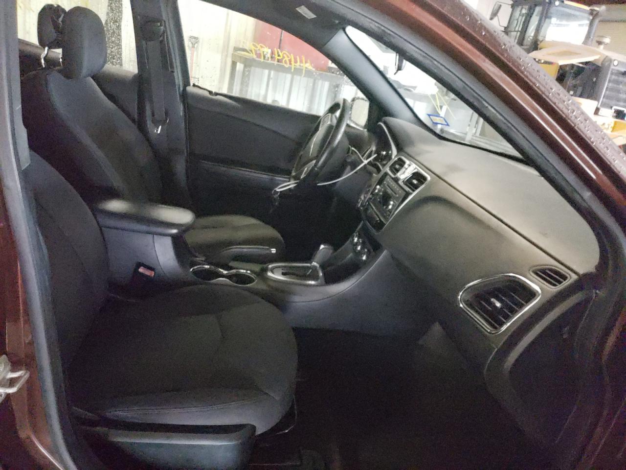 Photo 5 from auction – 2012 CHRYSLER 200 TOURIN with VIN 1C3CCBBB4CN301364