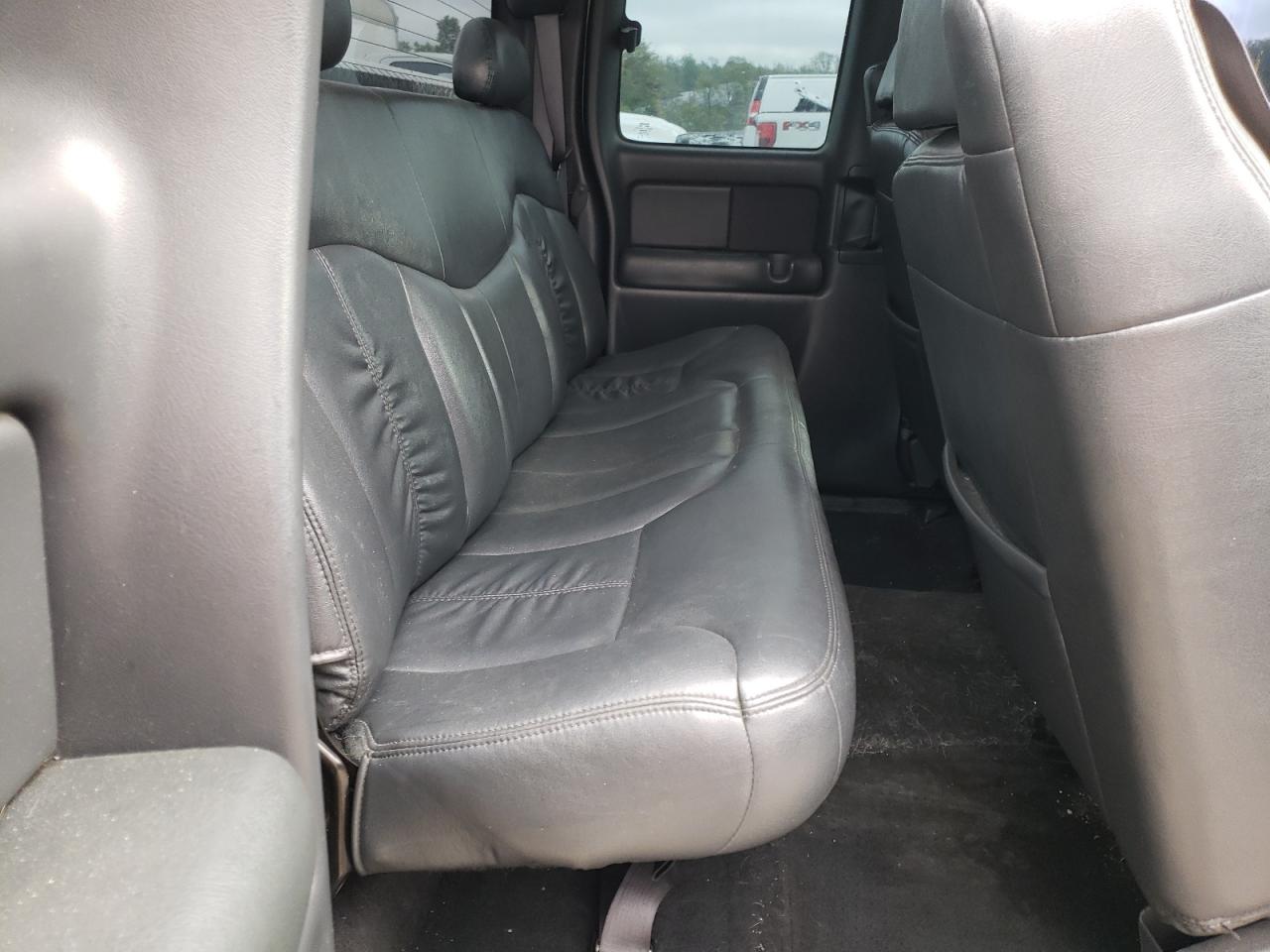 Photo 6 from auction – 2000 CHEVROLET SILVERADO with VIN 1GCEK19T1YZ270929