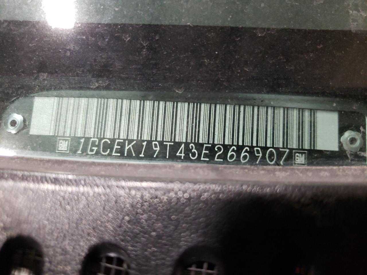 Photo 10 from auction – 2003 CHEVROLET SILVERADO with VIN 1GCEK19T43E266907