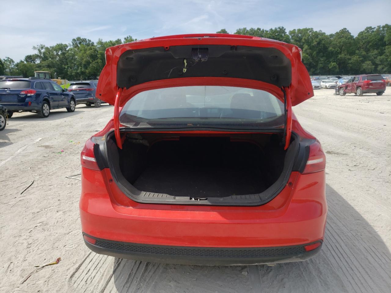 Photo 9 from auction – 2016 FORD FOCUS SE with VIN 1FADP3F26GL263387