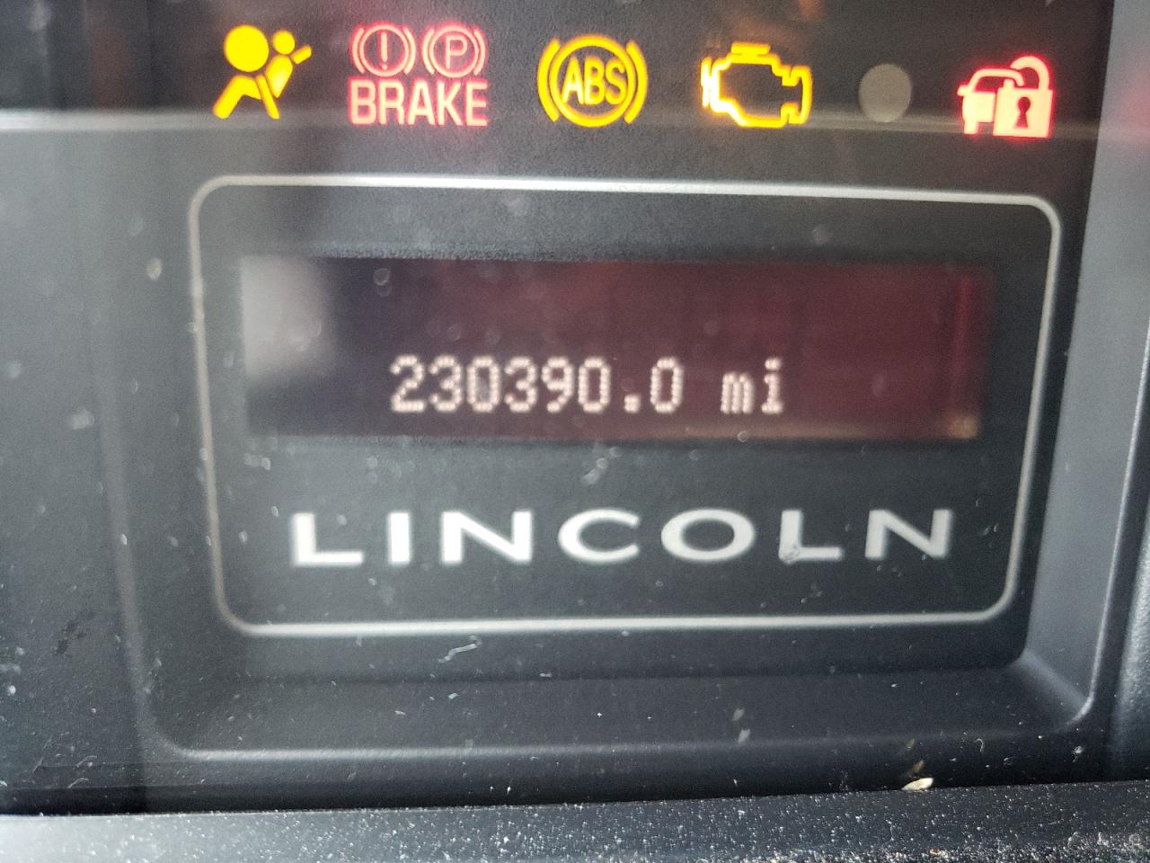 Photo 8 from auction – 2008 LINCOLN NAVIGATOR with VIN 5LMFU28568LJ05297