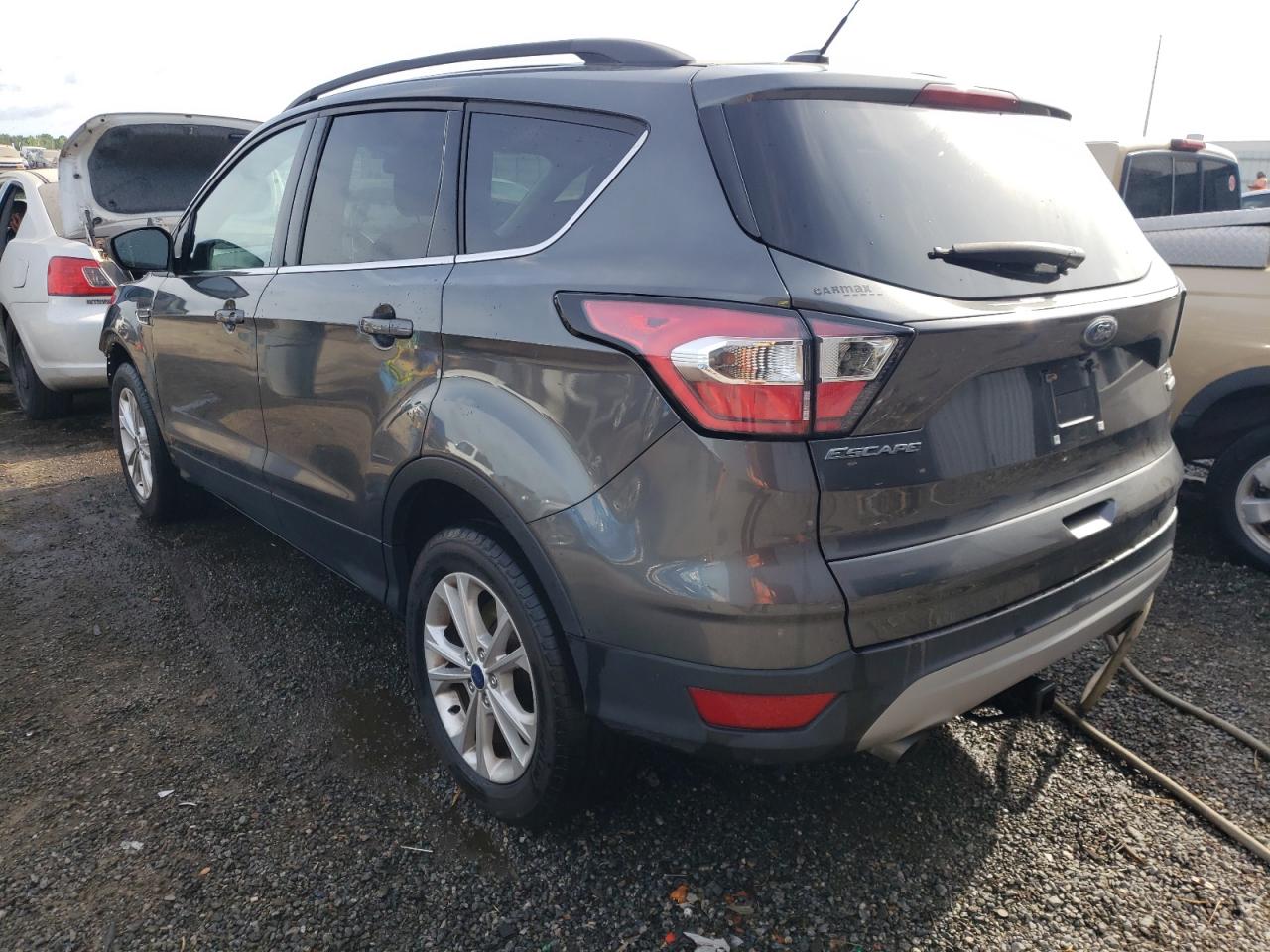 Photo 3 from auction – 2017 FORD ESCAPE SE with VIN 1FMCU0GD3HUB87843