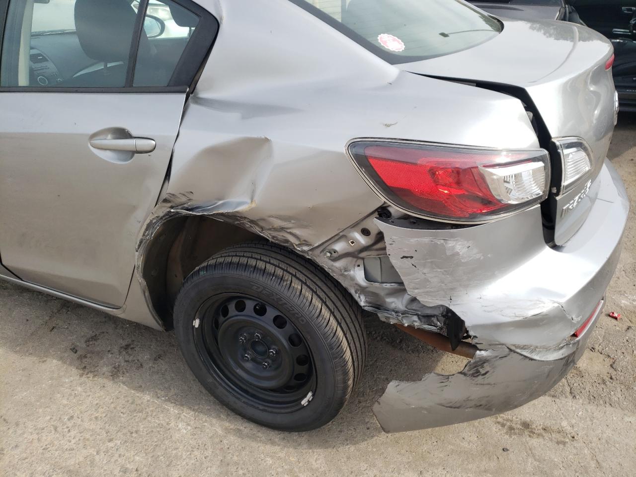 Photo 9 from auction – 2013 MAZDA 3 with VIN JM1BL1TF8D1845488