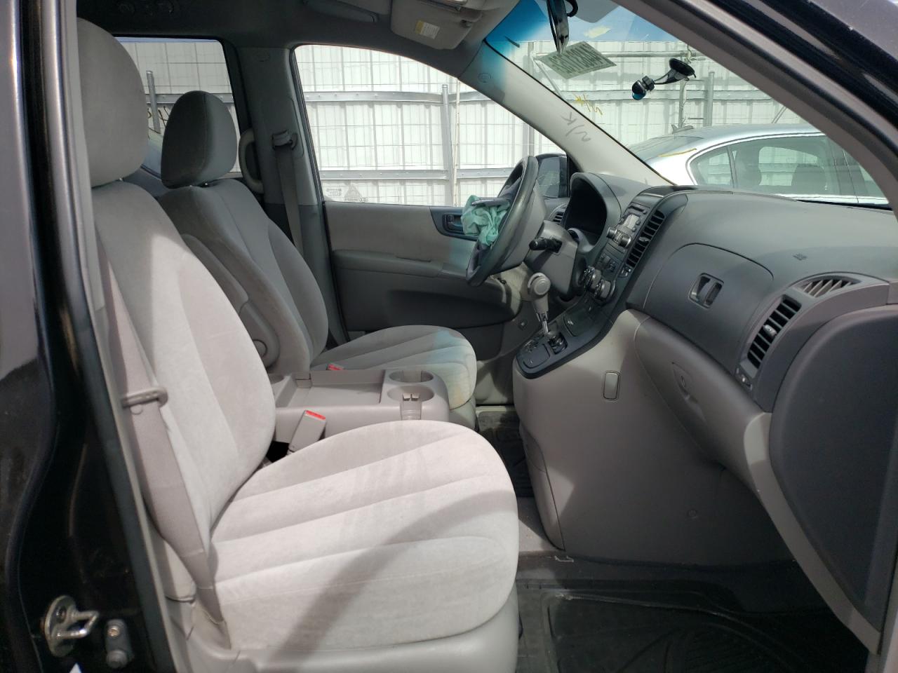 Photo 5 from auction – 2007 KIA SEDONA with VIN KNDMB233976188943
