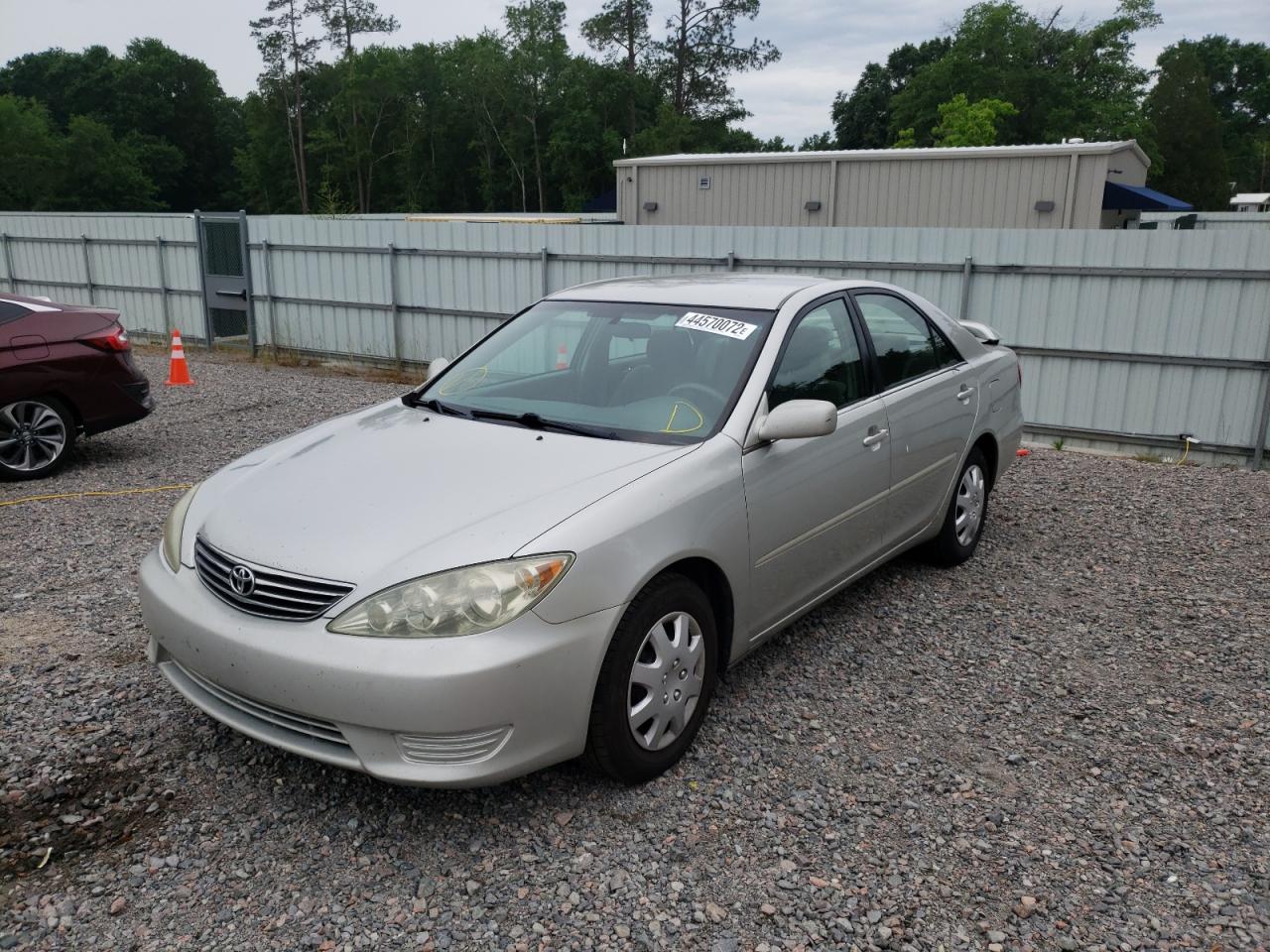 Photo 2 from auction – 2005 TOYOTA CAMRY LE with VIN 4T1BE30K65U004790