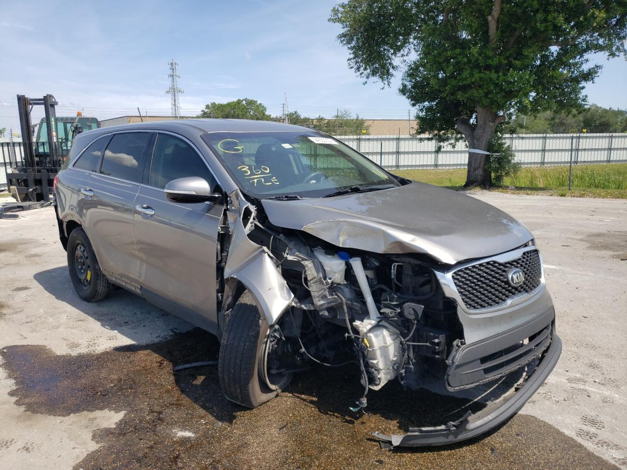 KIA SORENTO LX 2016 with VIN 5XYPG4A38GG171979 - Photo from auction