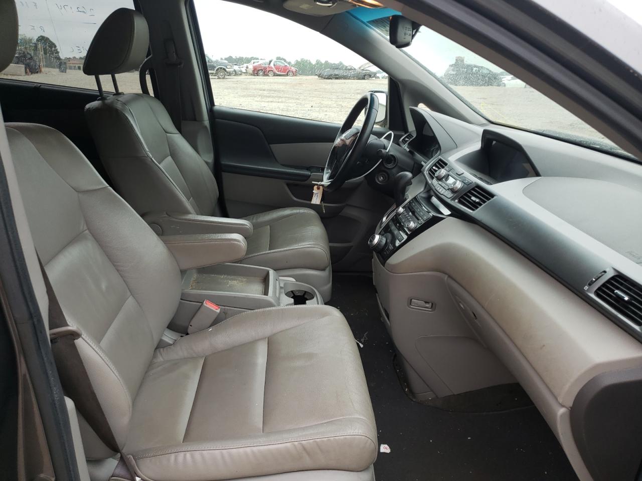 Photo 5 from auction – 2012 HONDA ODYSSEY TO with VIN 5FNRL5H95CB122874