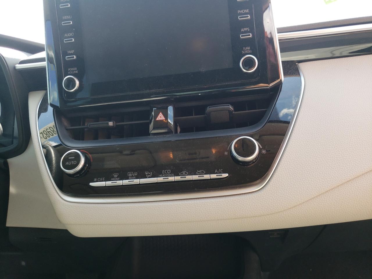 Photo 9 from auction – 2020 TOYOTA COROLLA LE with VIN 5YFEPRAEXLP058403