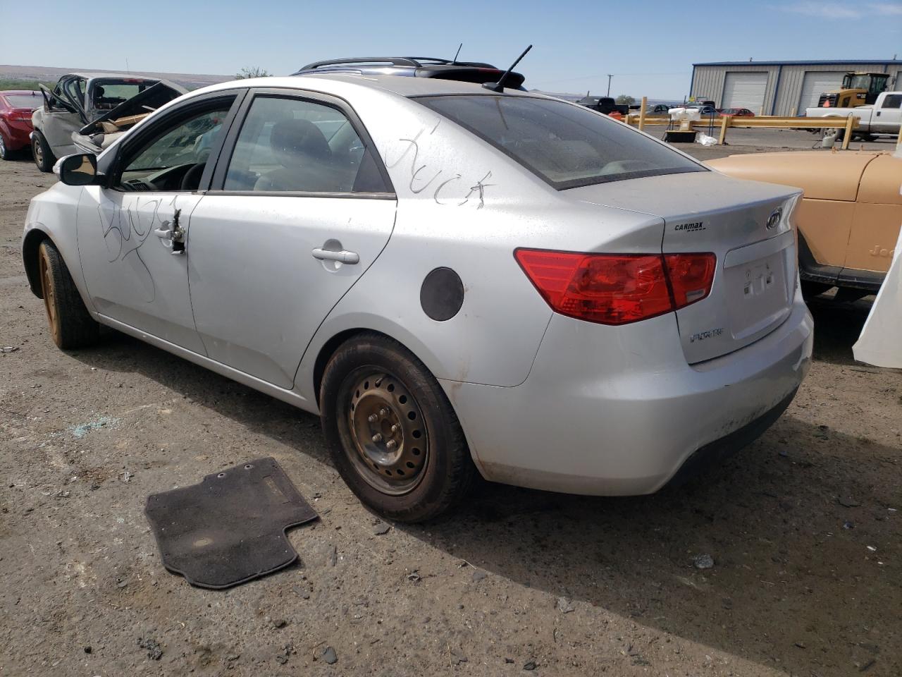 Photo 3 from auction – 2010 KIA FORTE EX with VIN KNAFU4A20A5051179