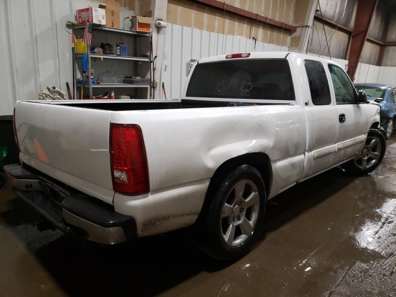 Photo 4 from auction – 2003 CHEVROLET SILVERADO with VIN 1GCEK19T43E266907