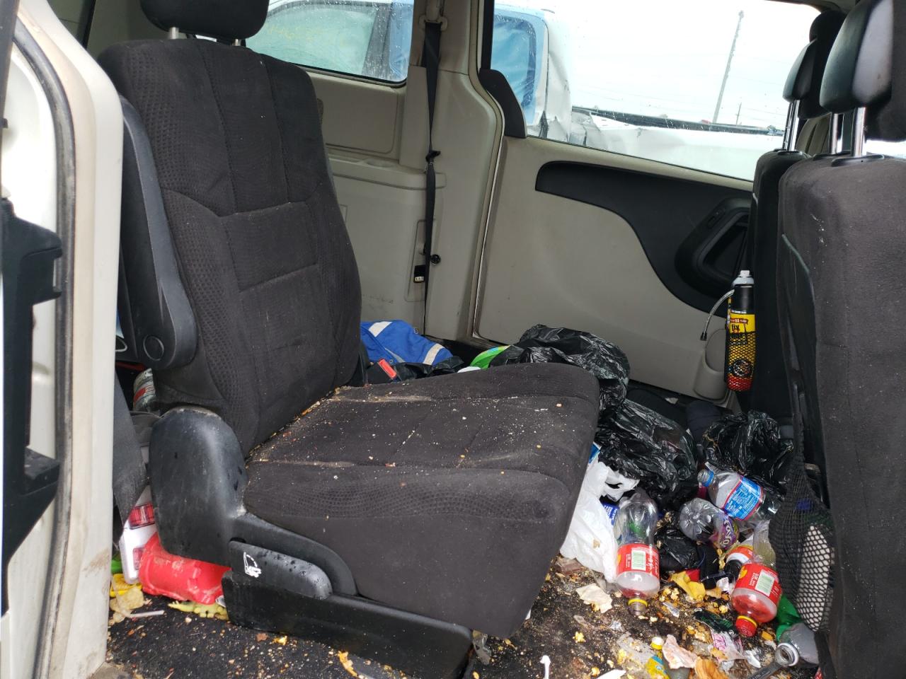 Photo 6 from auction – 2013 CHRYSLER TOWN & COU with VIN 2C4RC1BGXDR670911