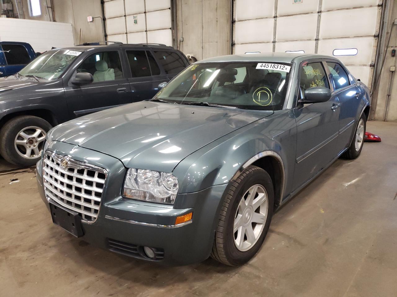 Photo 2 from auction – 2005 CHRYSLER 300 TOURIN with VIN 2C3JA53G25H137942