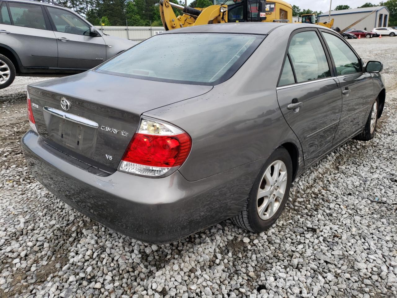 Photo 4 from auction – 2005 TOYOTA CAMRY LE with VIN JTDBF30K550165253